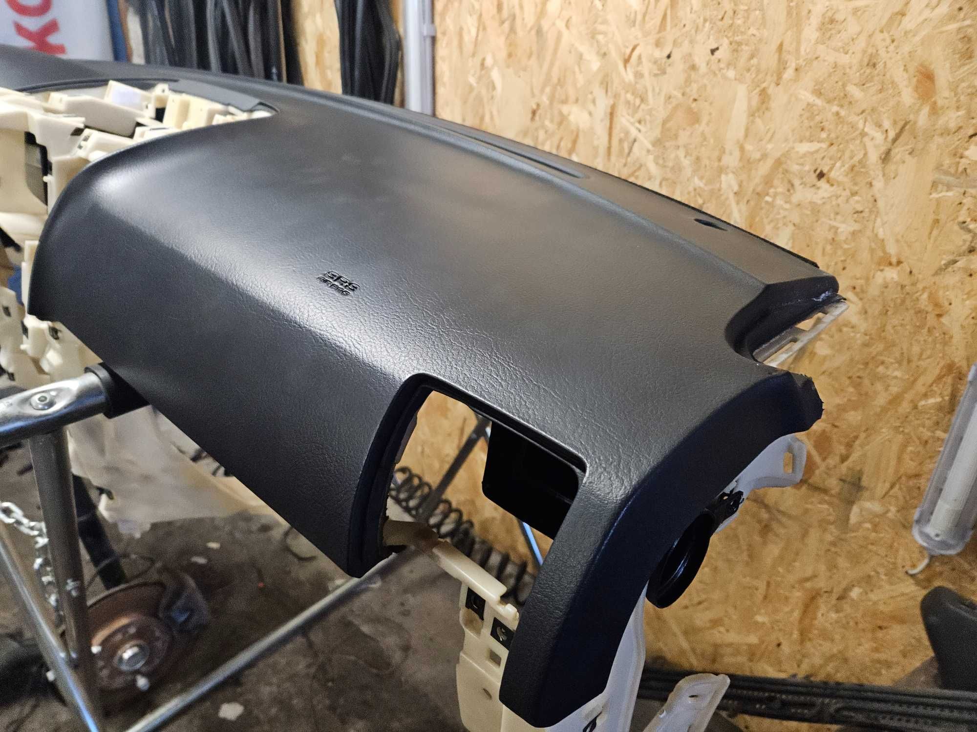 Konsola Kokpit Deska Sorento I Lift Airbag Pasy Komplet