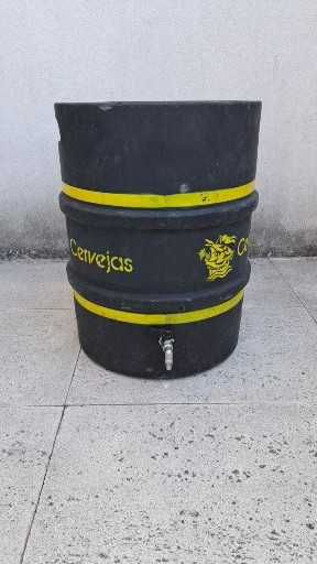 Barrica/Barril para Vinho em metal c/torneira e rolha metálica.