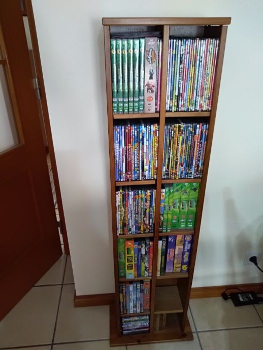Movel para Cds/DVD em madeira