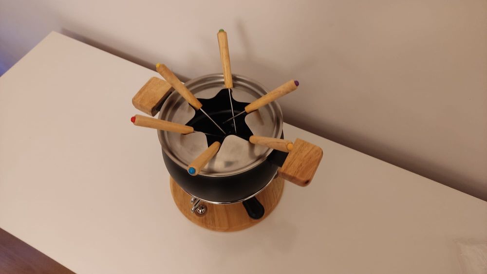 Fondue usado apenas duas vezes
