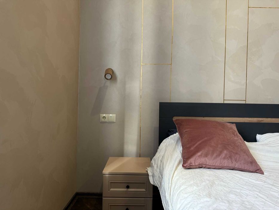 Двокімнатна квартира в Центрі з ремонтом та індивідуальним опаленням