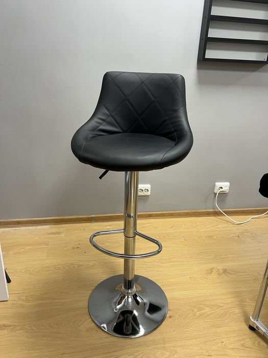 Барний стул, стул для візажистів та бровистів
