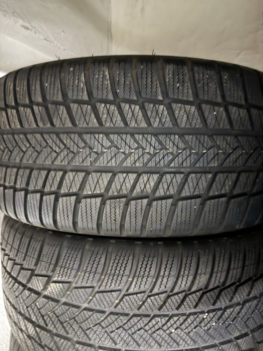 Bridgestone Blizzak LM-001 255/40 R20 101V