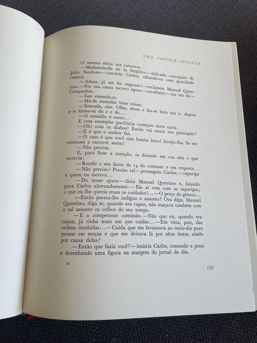 Livro Uma familia inglesa