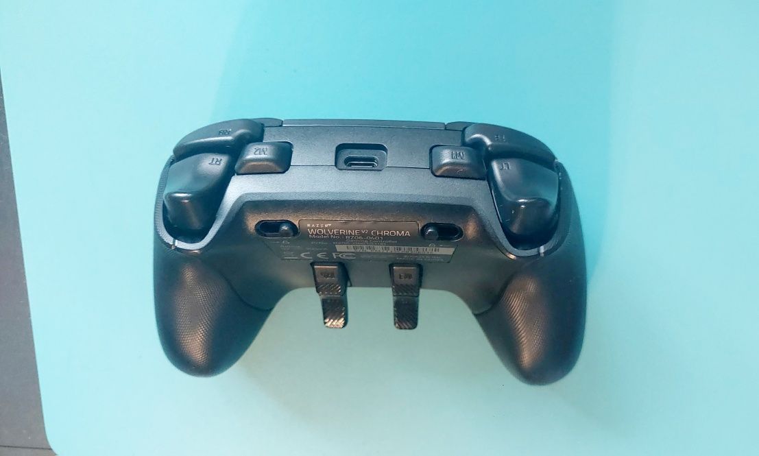 Геймпад Razer Wolverine V2 Chroma