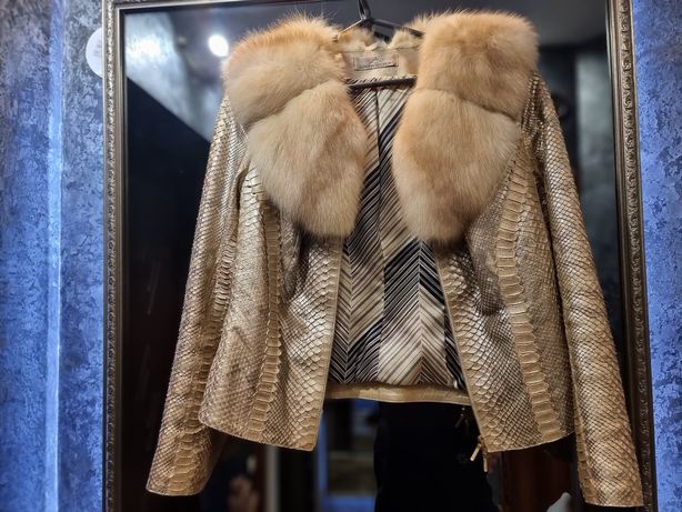 Дизайнерская эксклюзивная куртка из кожи питона с соболиным мехом.