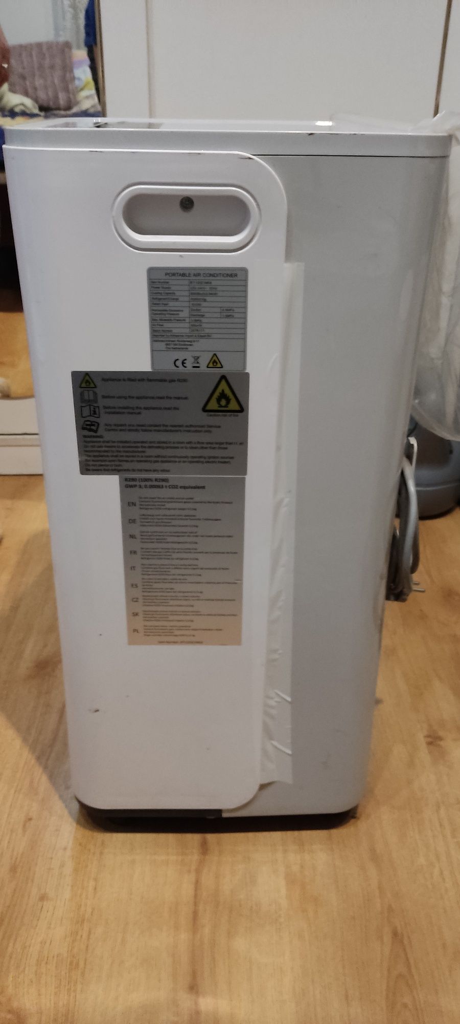 Klimatyzator przenośny 9000 BTU – idealny na upały!
