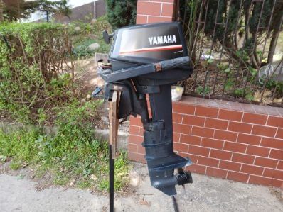 Silnik zaburtowy Yamaha 8 z rozrusznikiem
