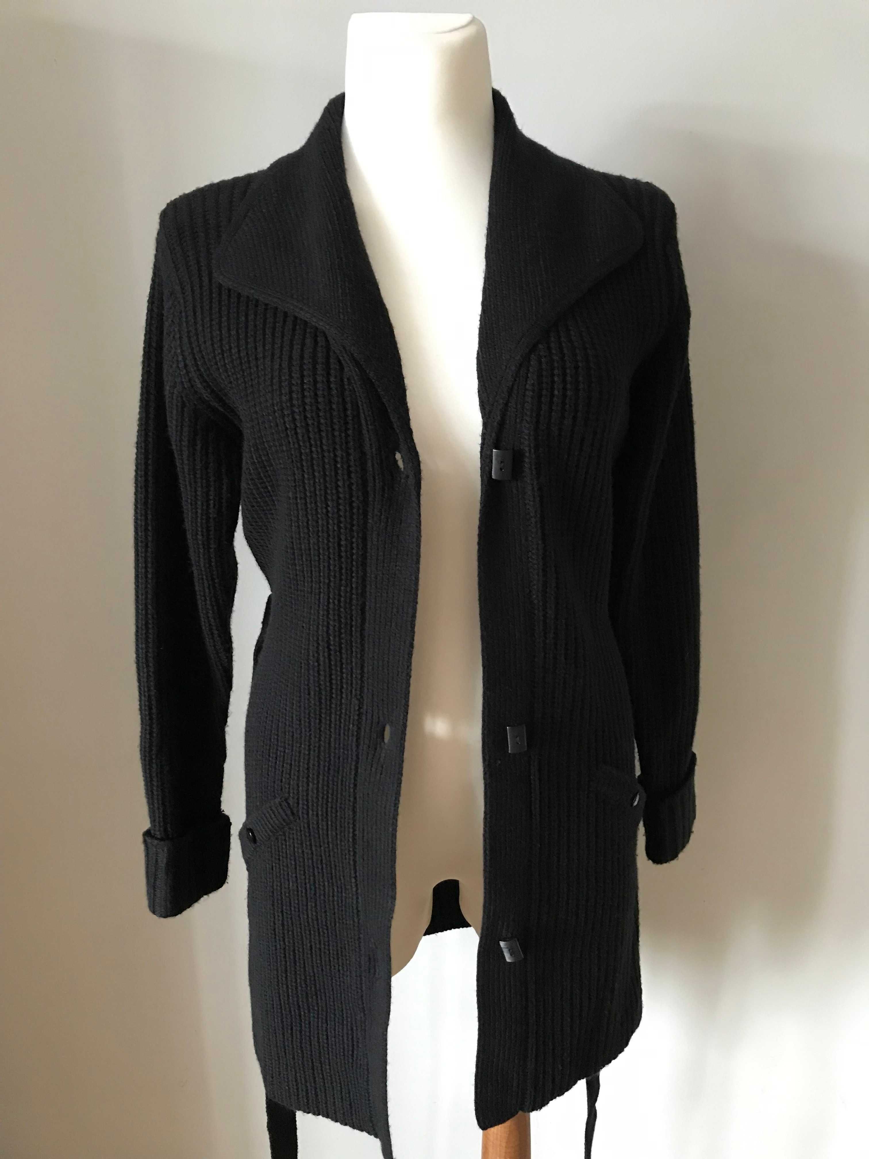 Długi czarny sweter zapinany vintage retro  r. 38 / M wiązany kardigan