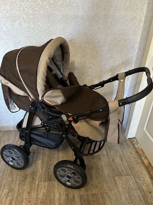 Продам дитячу коляску-трансформер 2 в 1