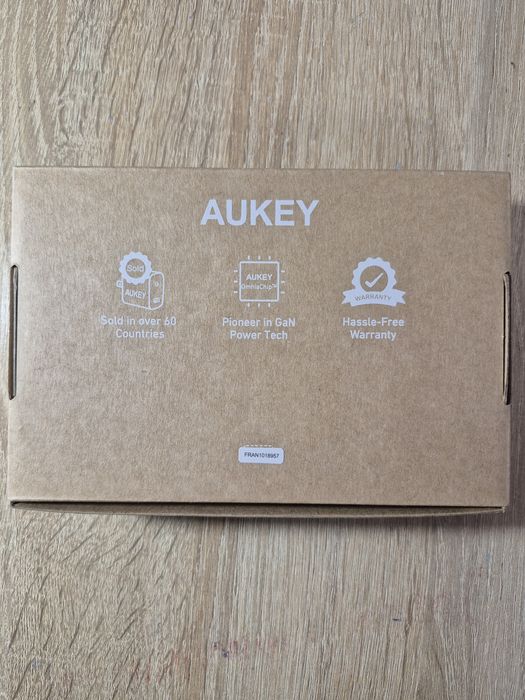 LC-A2 Aircore Series 2 In 1 Wireless Fast Charging Through Charging

S