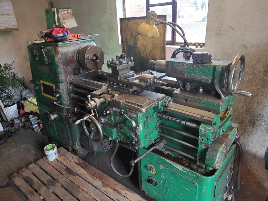 Tokarka  TUD 50/1000
długość toczenia 1000 uchwyt