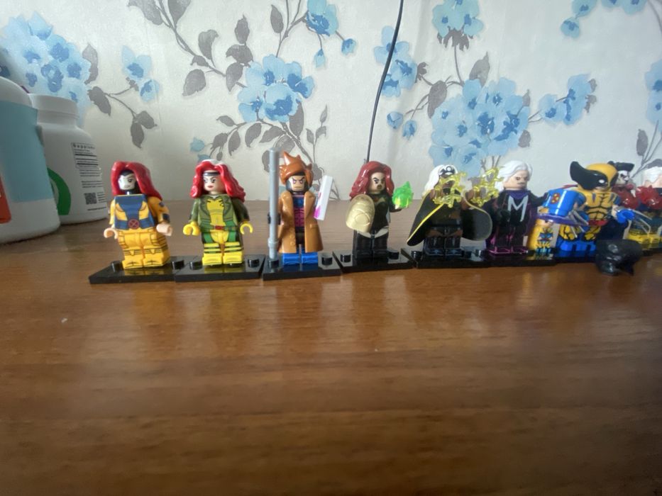 Лего Марвел аналог мініфігурки лот