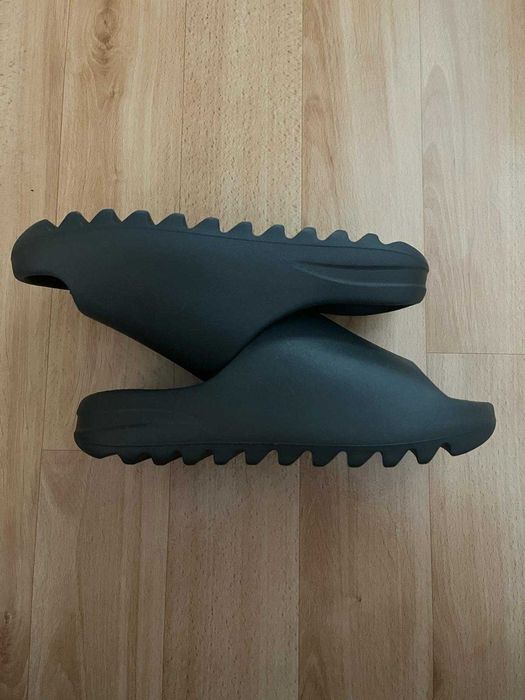Klapki, buty Adidas Yezzy slide dark onyx, rozm . 42