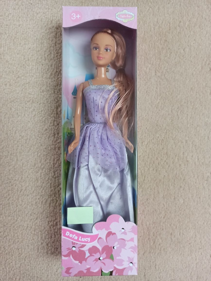 Lalka w stylu Barbie