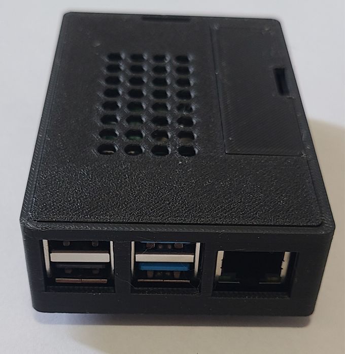 Obudowa do Rasberry Pi 4 z dostepem do pinów