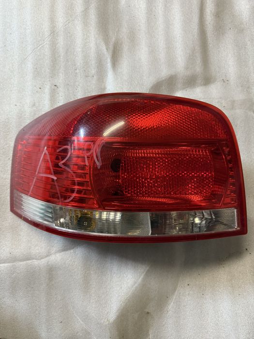 Lewa tylna lampa audi a3 8p przedlift