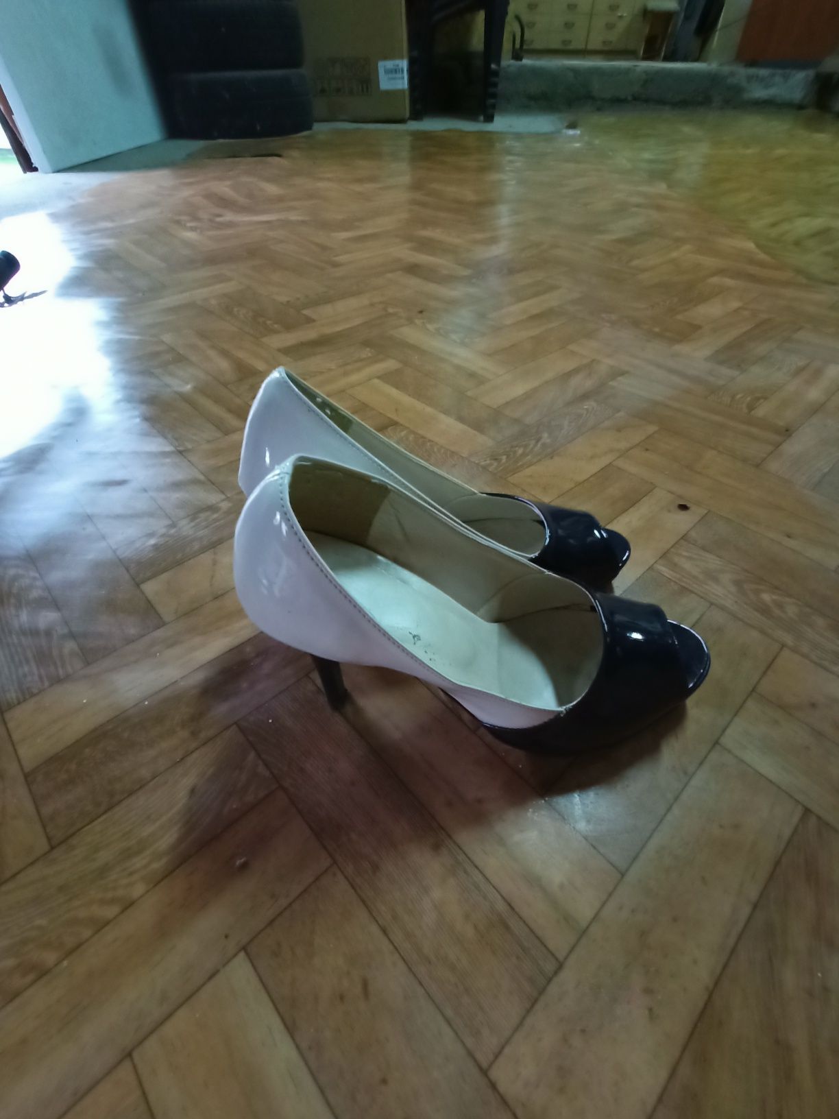 Buty damskie granatowe z beżem