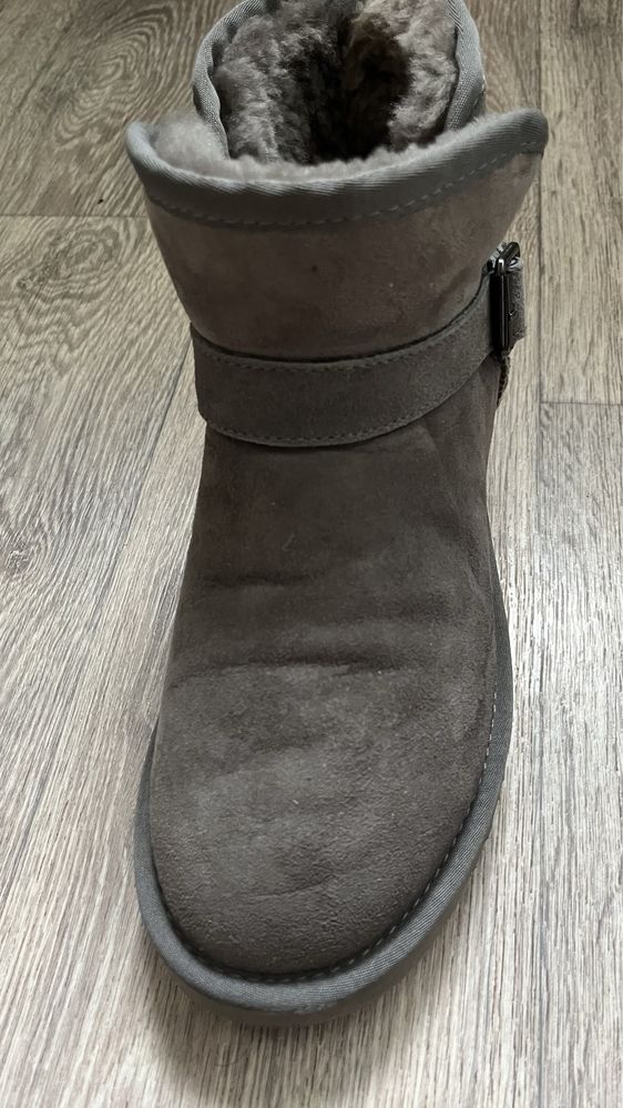 Жіночі уггі від Ugg Australia