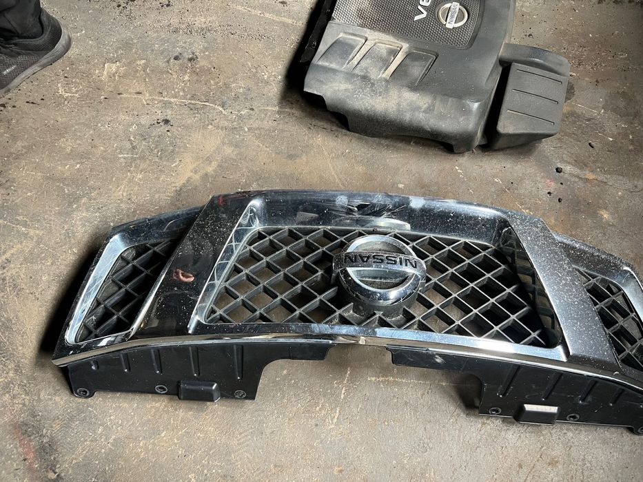 Grill atrapa chłodnicy Nissan Navara d40 pathfinder po lift 3.0 v6
