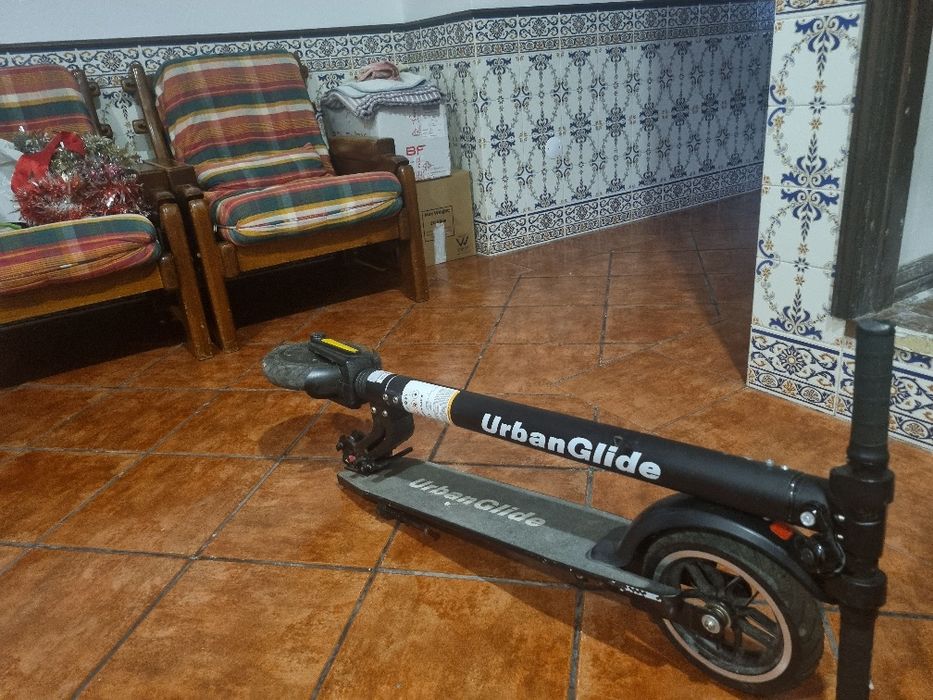 Trotineti...a funcionar mas precisa de carregador