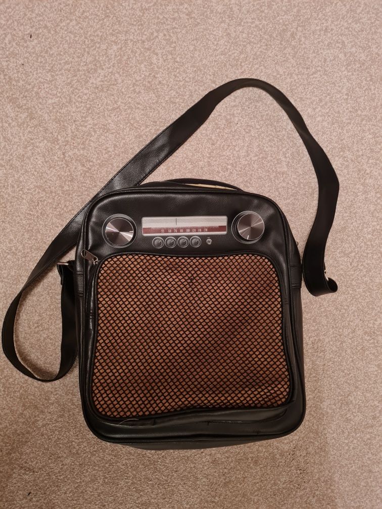 Torba na ramię w kształcie starego radia