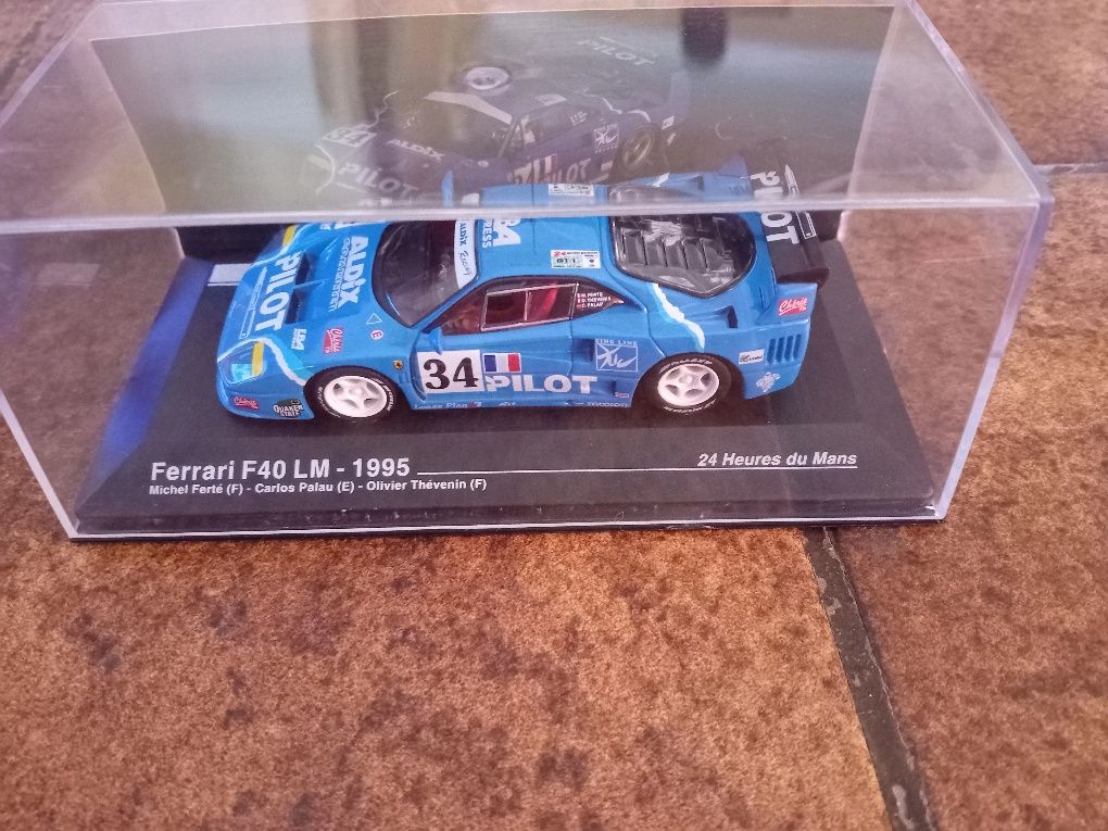 Miniatura Carro Ferrari F40 LM + Ferrari 550 Maranello