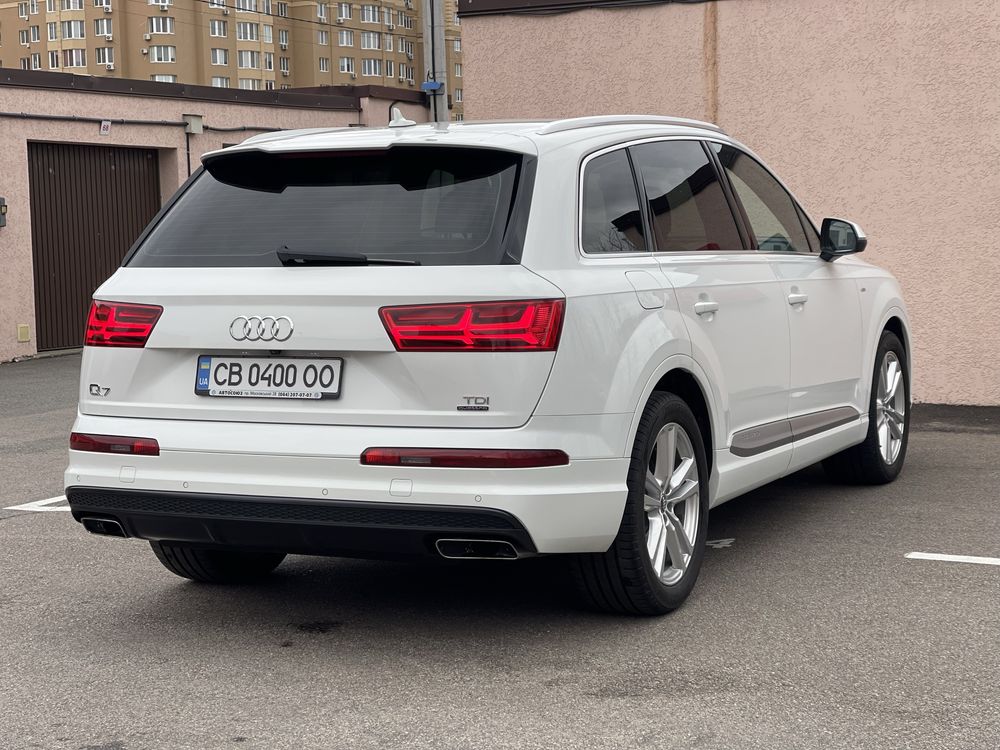 Продам жAUDI Q7 OFICIAL………….