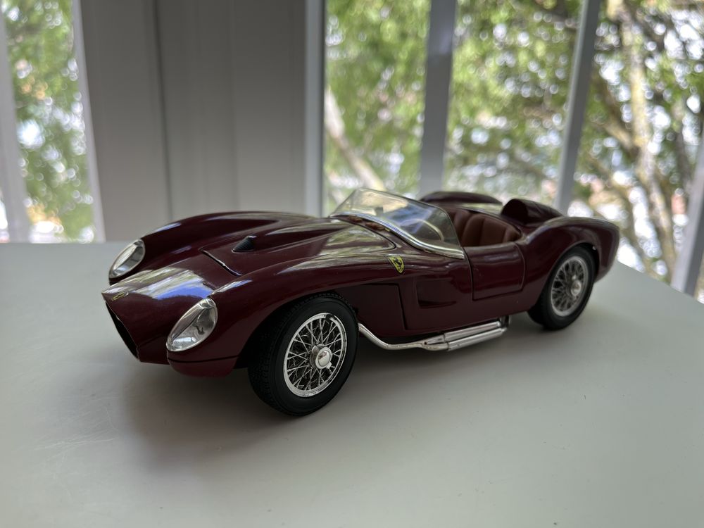 Bburago - Ferrari 250 Testa Rossa de 1958 1:18