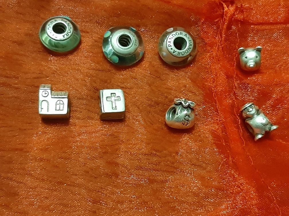 Pandora pendentes