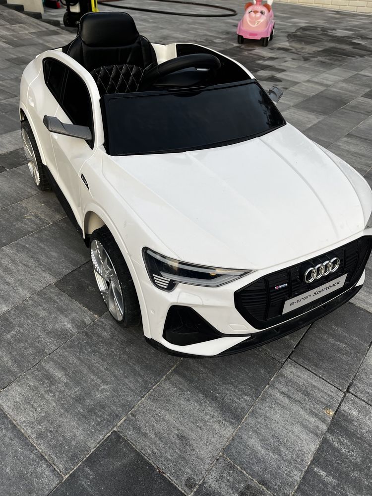 Audi na akumulator 4x4