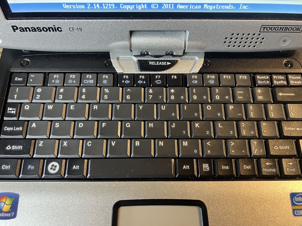 Panasonic cf 19 laptop tablet i5 ssd