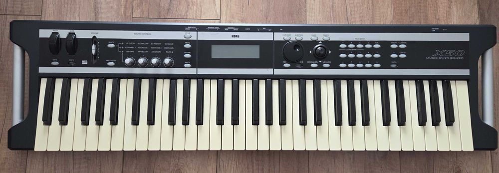 Syntezator Korg X50