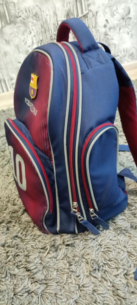Шкільний рюкзак Kite Education FC Barcelona 36х30х20 см 19 л Темно-син