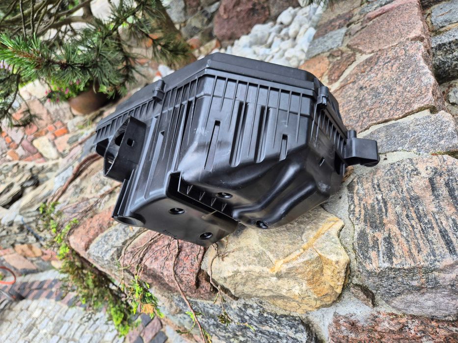 volvo v70  XC60 S60 V60 2.0 2.4 D3 obudowa filtra powietrza