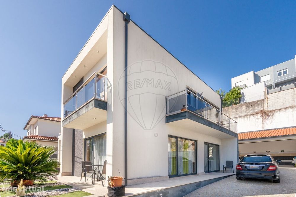 Moradia T4 para venda