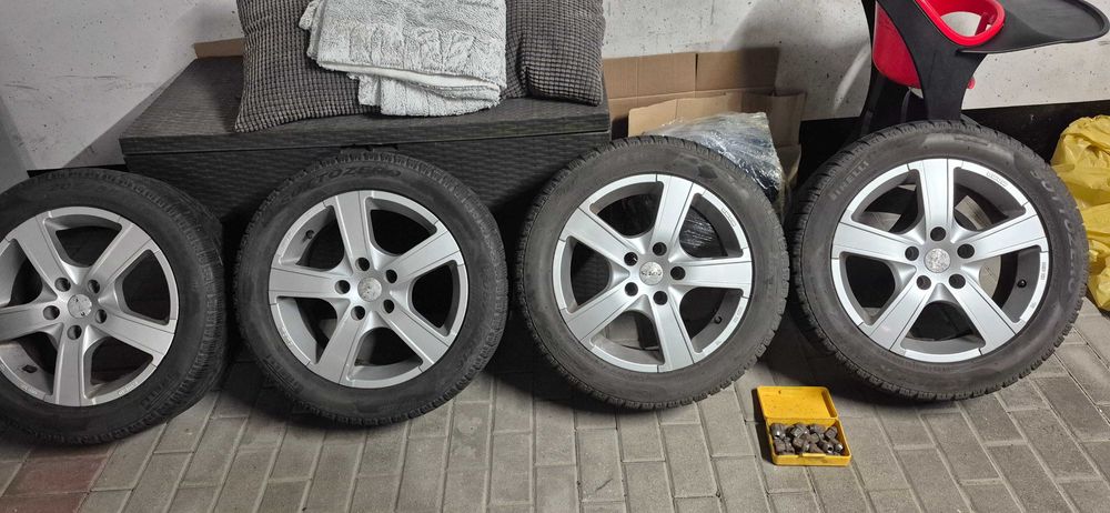Alufelgi Momo Honda Civic 16 cali rozstaw śrub 5x114,8