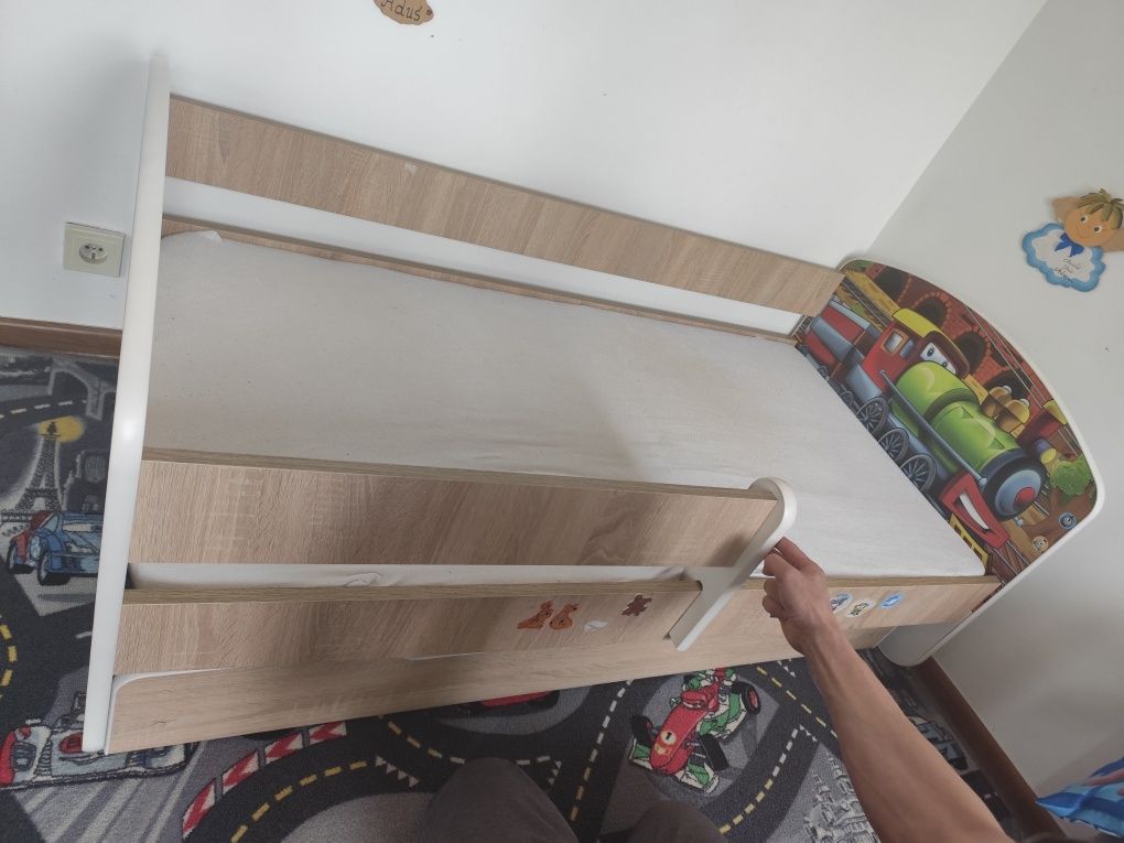 Łóżko dziecięce z motywem bajki