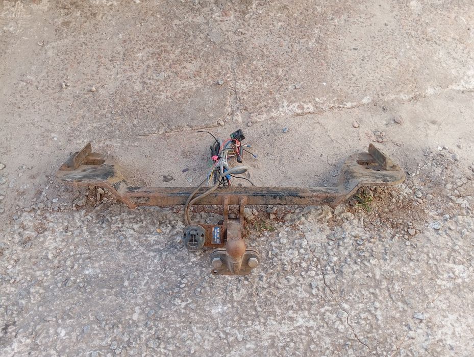 Фаркоп Kia Sportage 2 Hyundai Tucson 1 2004-2010г комплект с проводкой