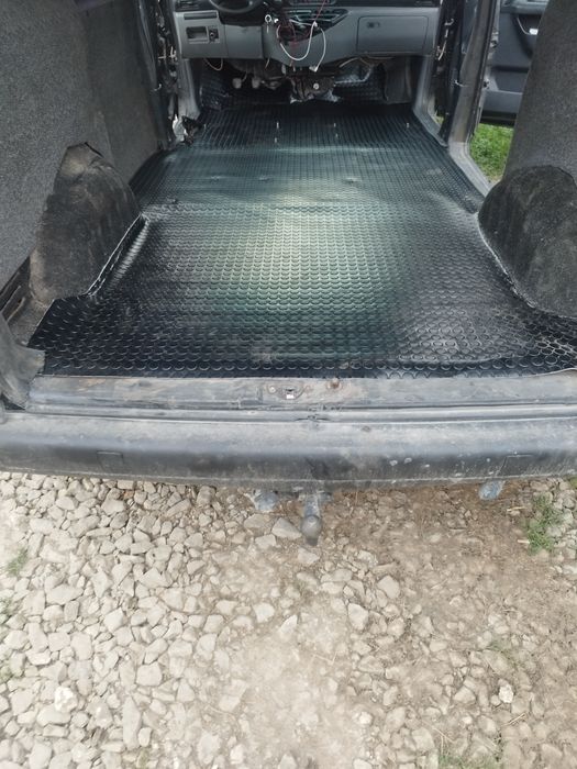 Пежо експерт 2002 року