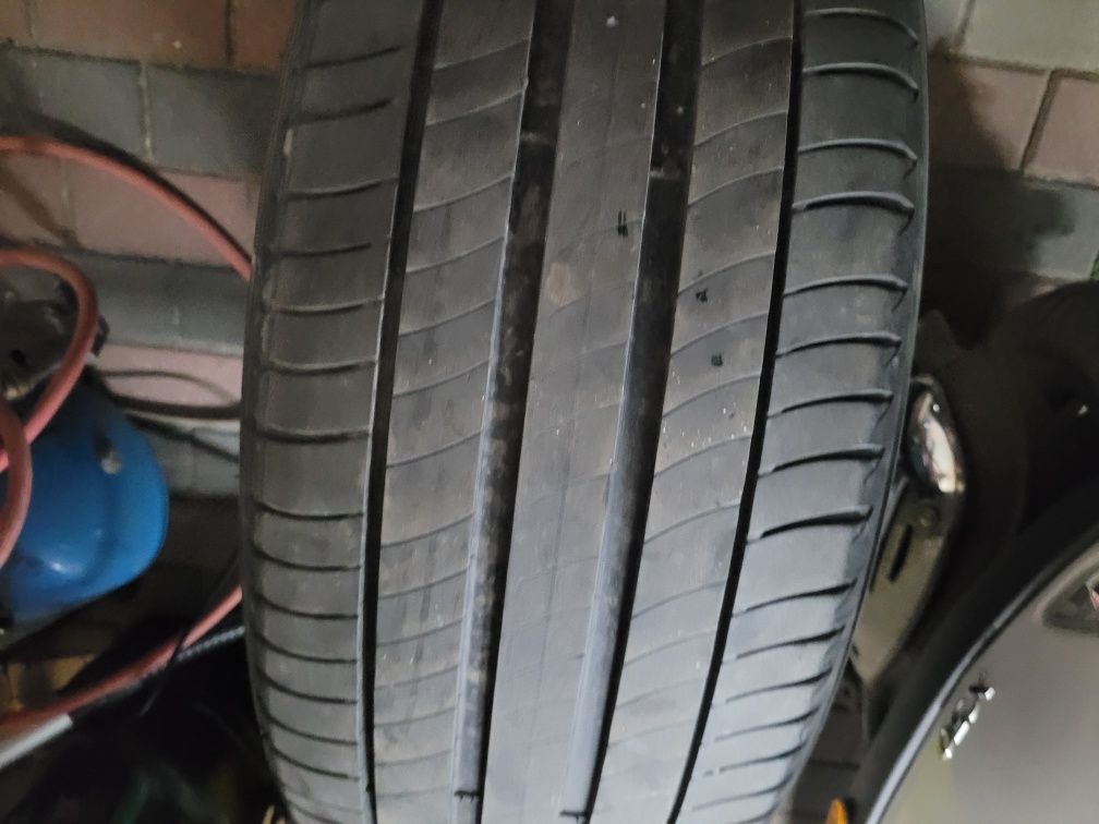 Opony Michelin lato 245/45/18