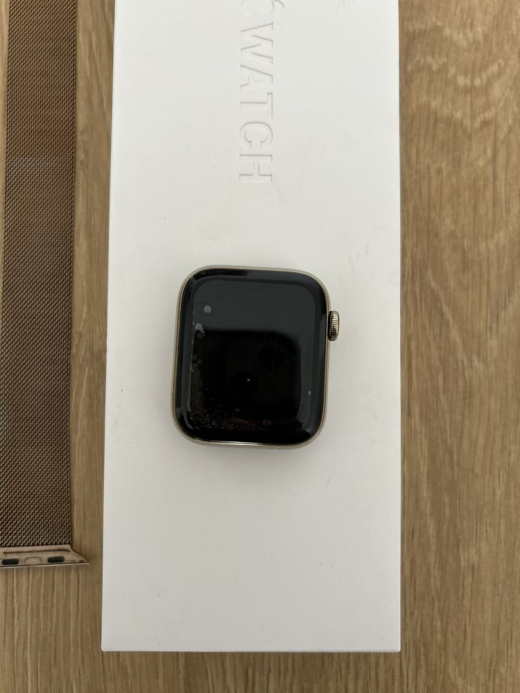 Apple Watch Gold stainiess Steel Case 44mm  cellular