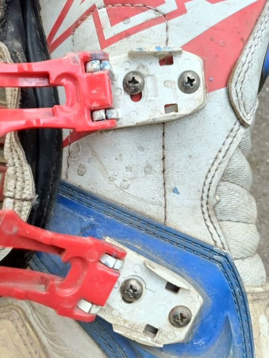 Botas e colete motocross