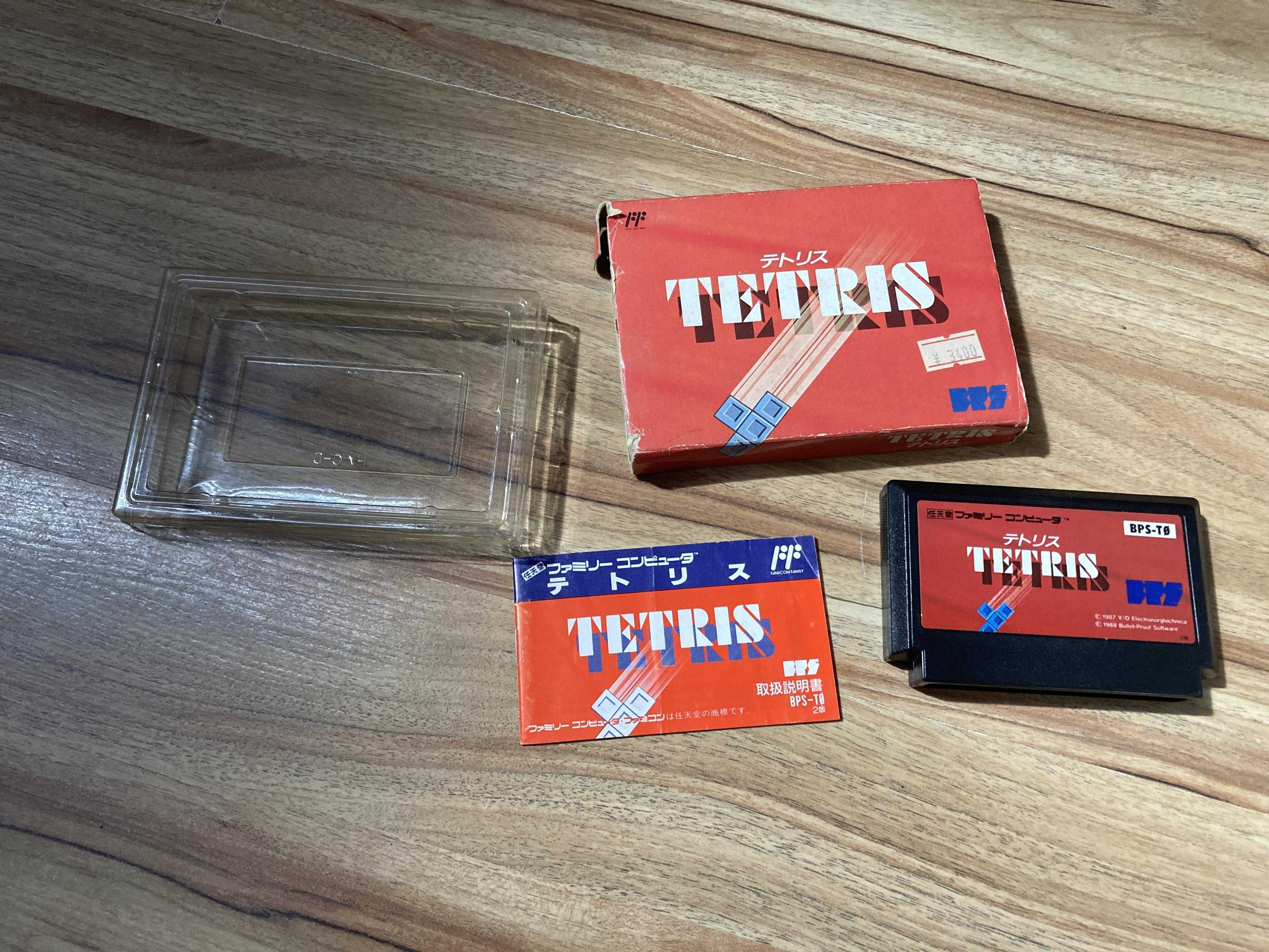 Nintendo Famicom - gra Tetris w pudełku