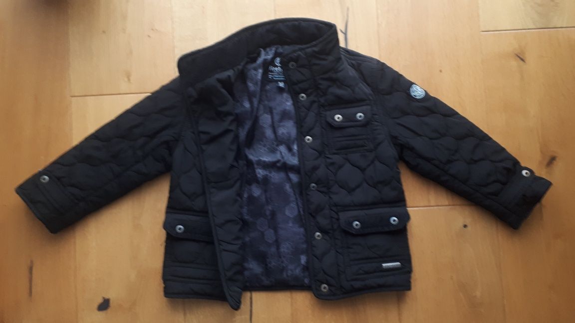 Czarna pikowana kurtka chłopięca przejściowa na 3-4 lata r.98-104cm