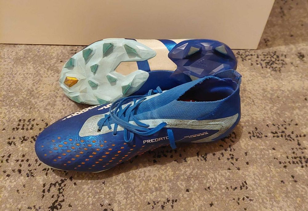 Chuteiras Adidas, tamanho 42 2/3