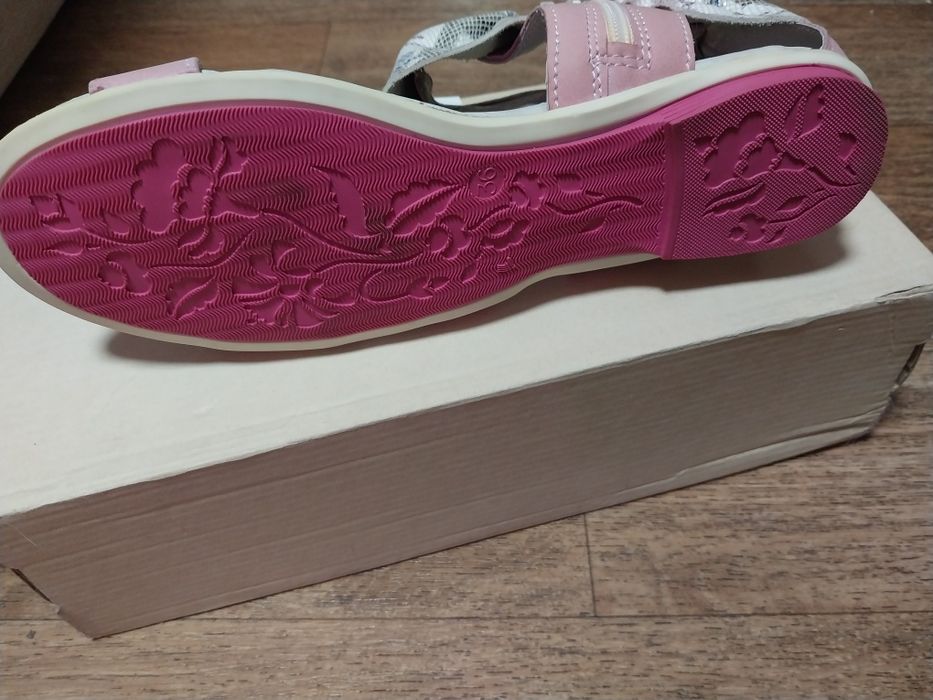 Продам новую кожанную обувь