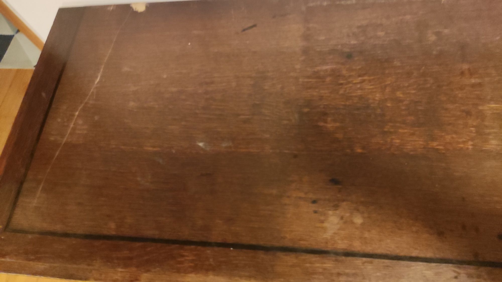 Piiękna stara komoda drewniana z okuciami