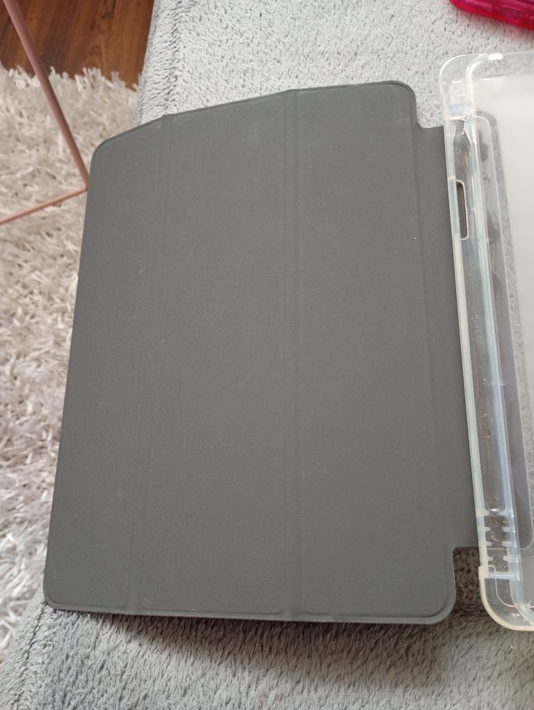 Sprzedam etui do iPad  9 gen 10.1