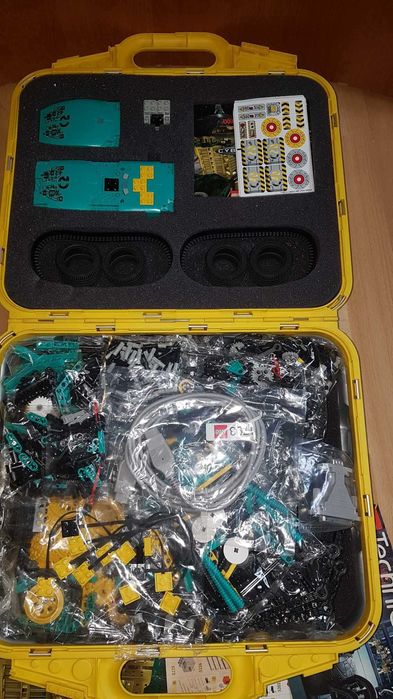 Lego 8483 CyberMaster z walizką do przechowywania,Nowy 1998 rok